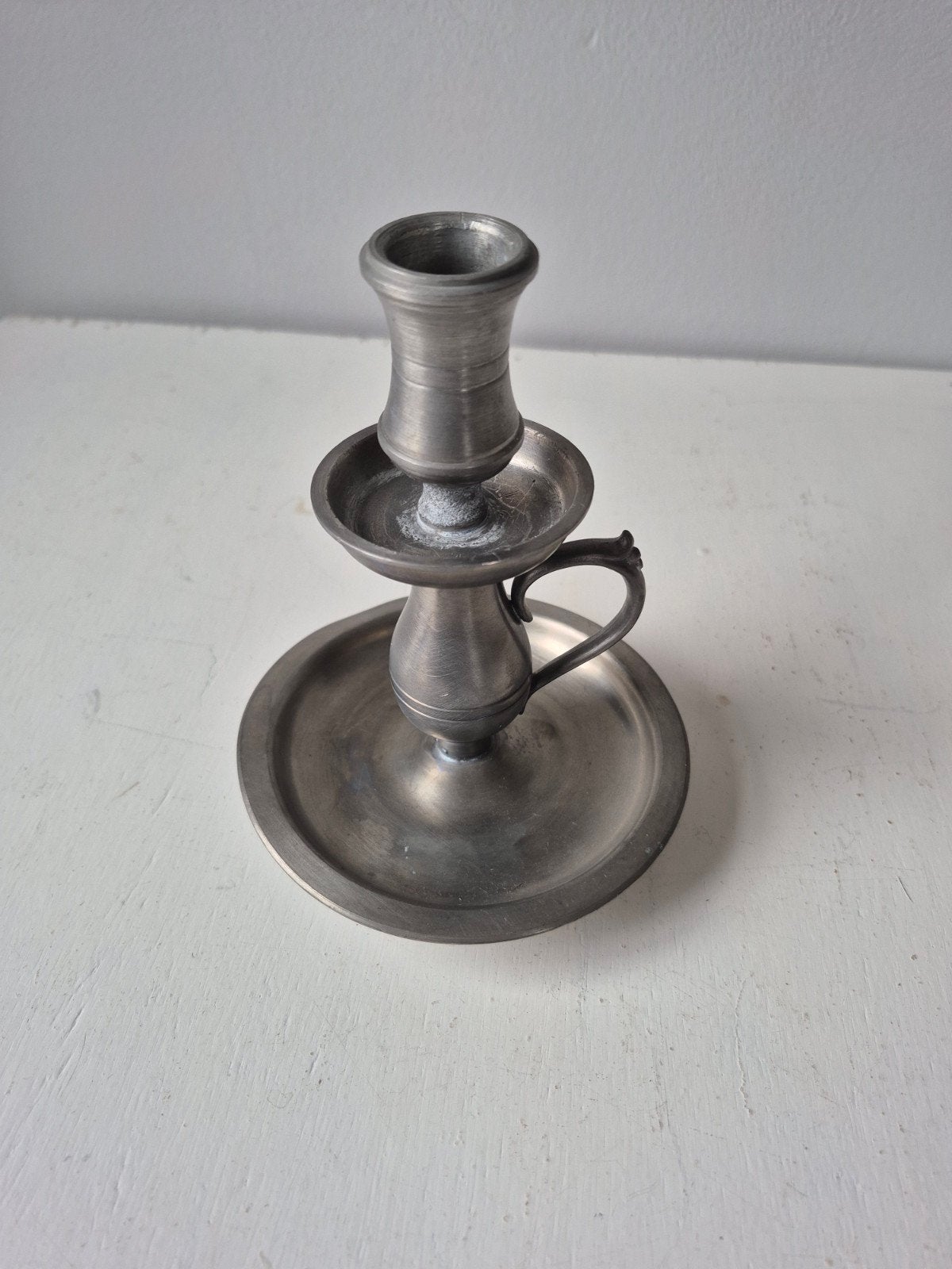 Antieke tinnen kandelaar met handvat, Antiek en Kunst, Antiek | Tin, Ophalen of Verzenden