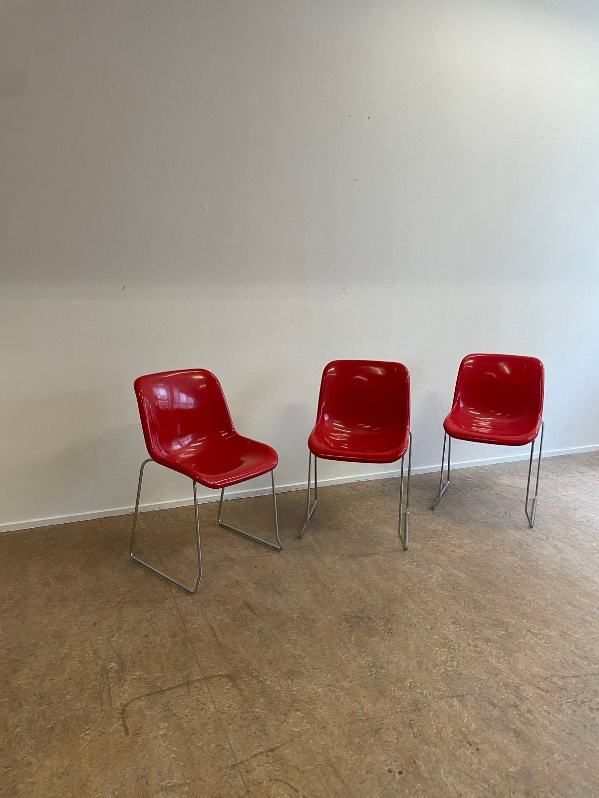 Set van 3 rode Artifort stoelen, Huis en Inrichting, Kunststof, Gebruikt, Drie, Ophalen of Verzenden