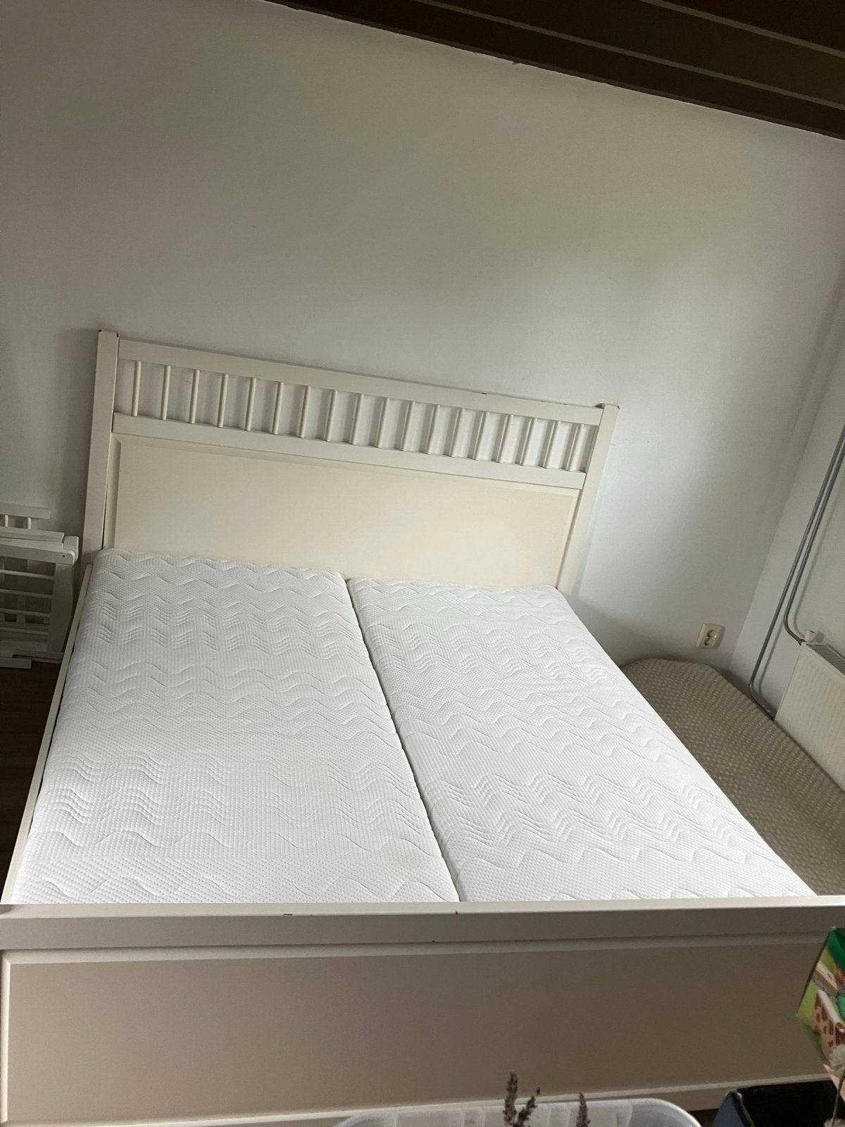 Gratis IKEA tweepersoonsbed wit 160x200 met lattenbodems, Ophalen, Gebruikt, Wit, Tweepersoons