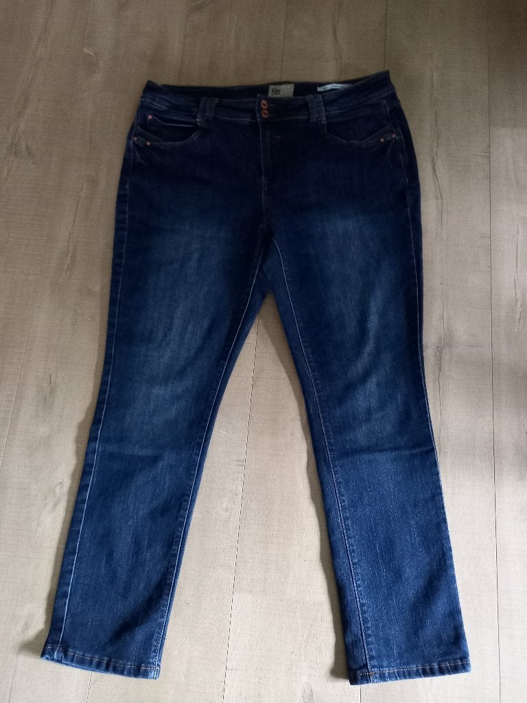 Fitt Slim Fit dames spijkerbroek medium waist maat 44-28., Fitt, Blauw, Ophalen of Verzenden, W30 - W32 (confectie 38/40)