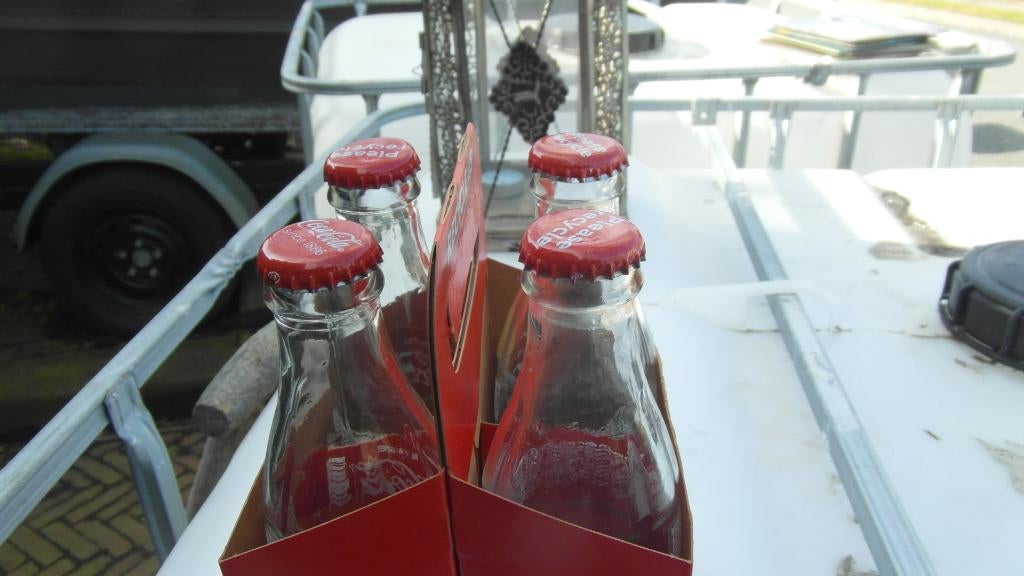 cocca cola flesjes in kartonnenverpakking, Verzamelen, Merken en Reclamevoorwerpen, Ophalen, Zo goed als nieuw, Overige typen