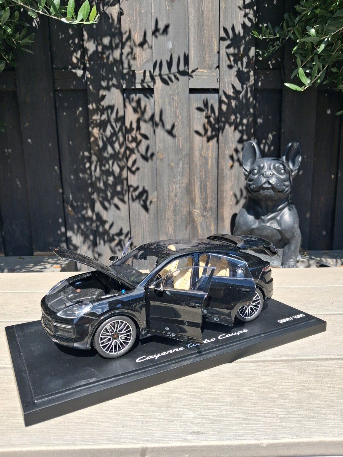 Porsche Cayenne Turbo Dealer Limited Edition nr 500/1000, Hobby en Vrije tijd, Modelauto's | 1:18, Ophalen of Verzenden, Zo goed als nieuw