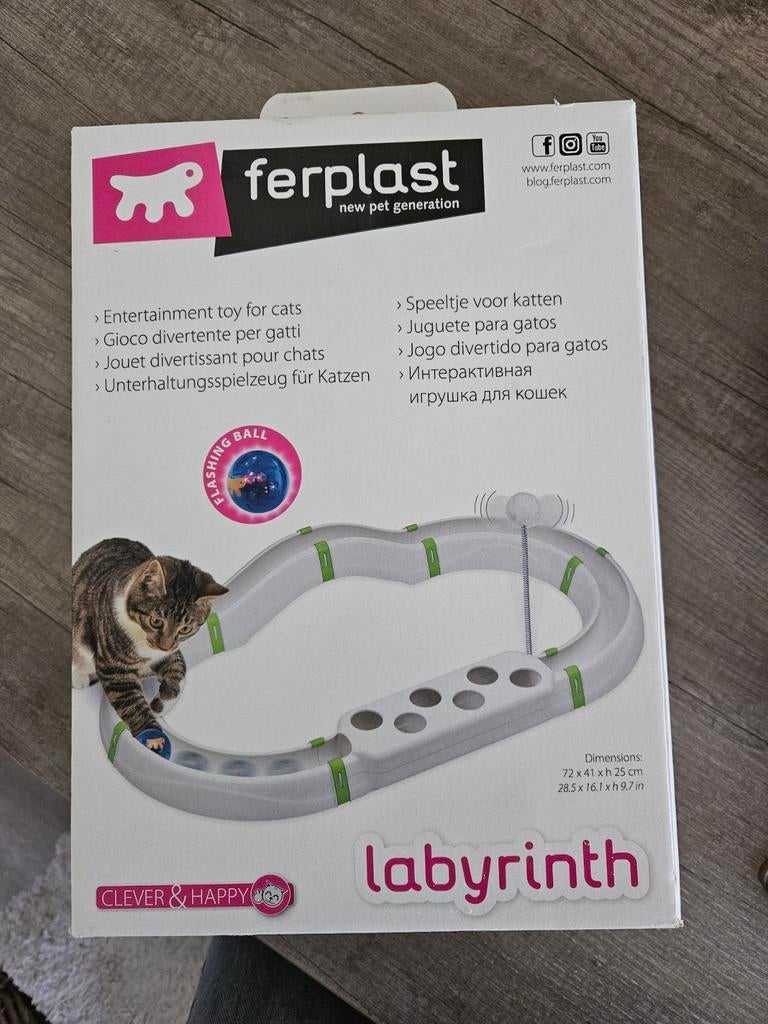 Ferplast kat poes labyrinth met licht gevend balletje, Ophalen