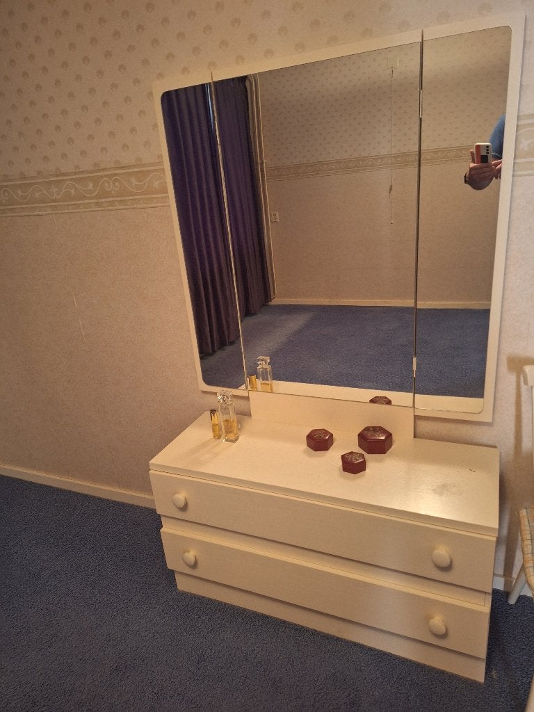 toilettafel, Ophalen, Gebruikt, 100 tot 150 cm, 100 tot 150 cm