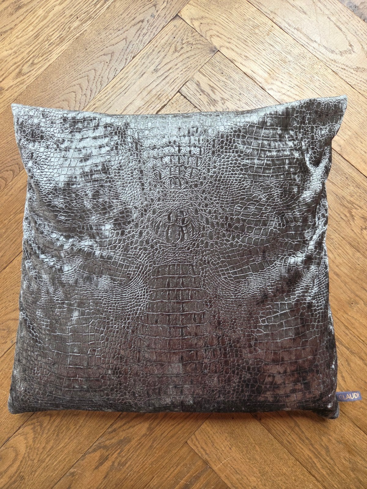 Sierkussen Claudi Kussen 40x40 cm ZGAN D.Grijs Croco, Ophalen, Zo goed als nieuw, Grijs, Vierkant