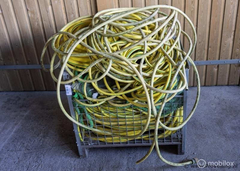 Online Veiling: Partij tuinslangen