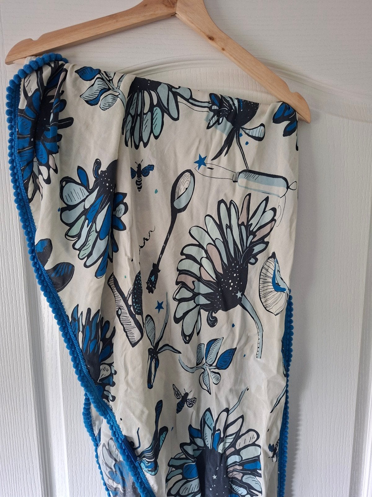 POM Amsterdam sjaal met pompons en insectenprint, Kleding | Dames, POM Amsterdam, Ophalen of Verzenden, Zo goed als nieuw