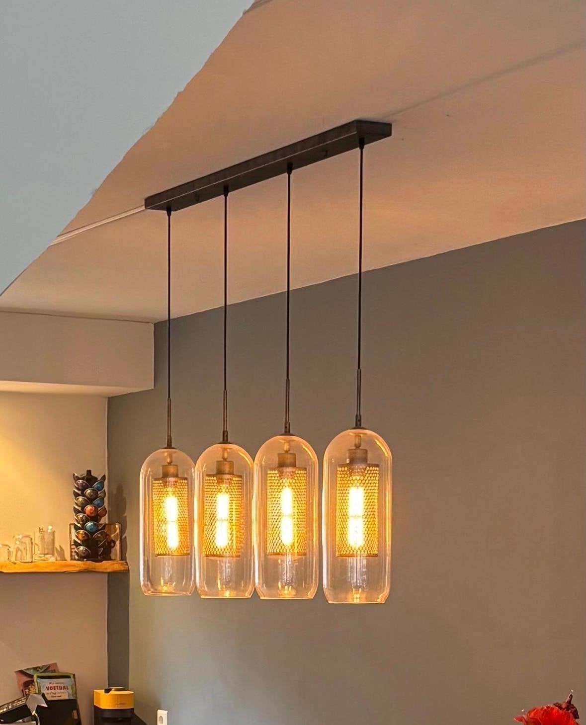 Moderne hanglamp met 4 glazen kappen, Huis en Inrichting, Lampen | Hanglampen, Ophalen, Zo goed als nieuw, Glas, 75 cm of meer
