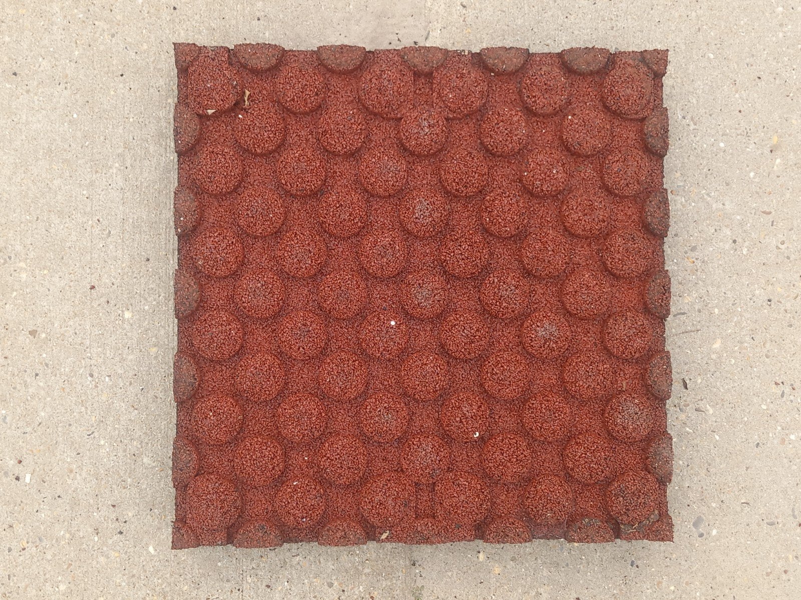 Foto 4 van AANBIEDING: 362 Rubber tegels 50x50x7 Van €4,70 NU €4,50