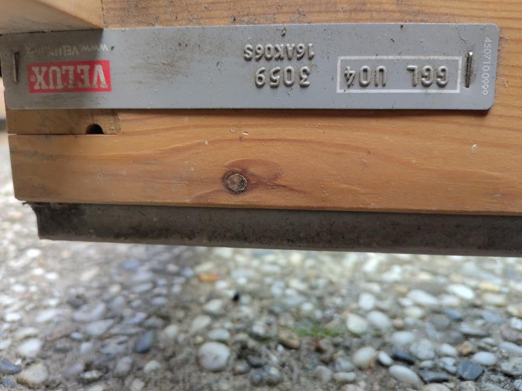 Velux GGL U04, Ophalen, Gebruikt