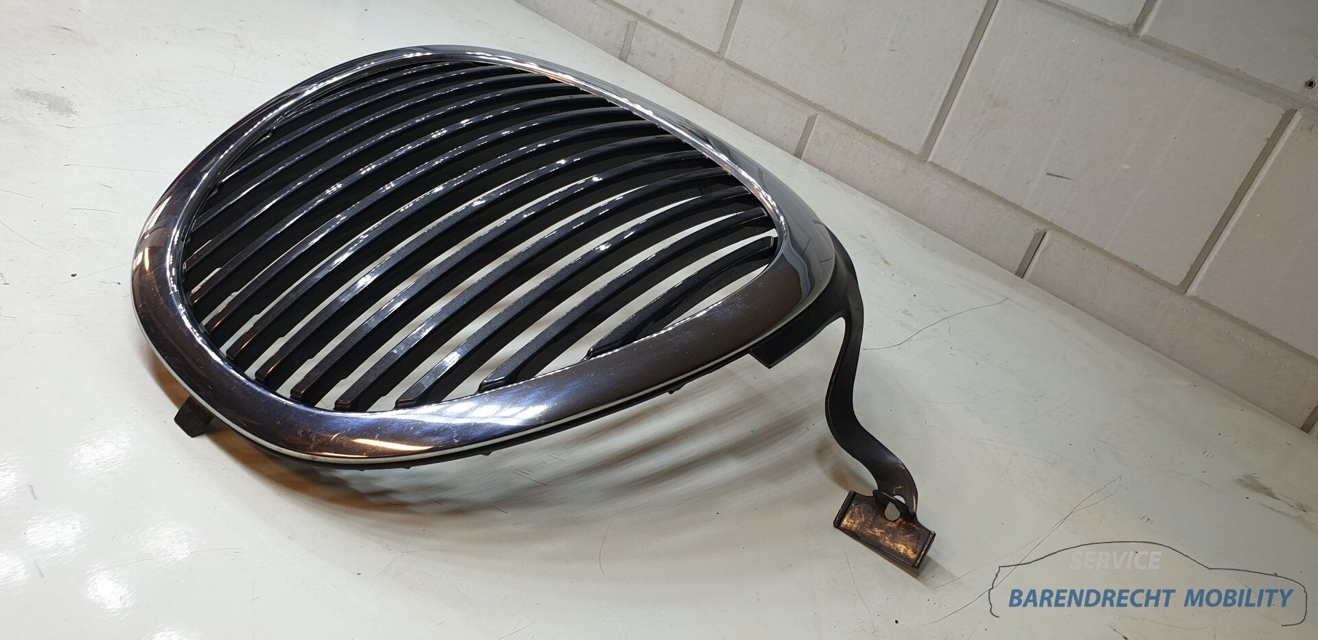 Jaguar S-Type II 2 X200 radiateur grille XR83-8A133-AA XR83-, Gebruikt, Abbey Road, Whitley 1
CV3 4LF  Coventry, Jaguar, Jaguar Land Rover Limited