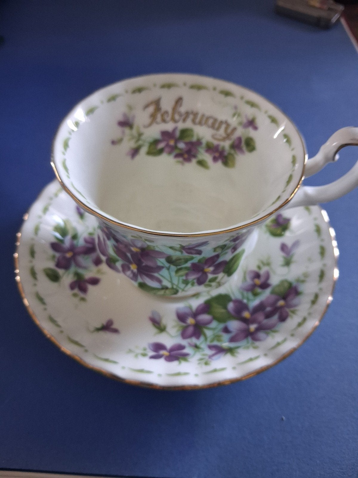 Royal Albert Violets 'Flowers of the Month' Febr. kop en s, Ophalen of Verzenden