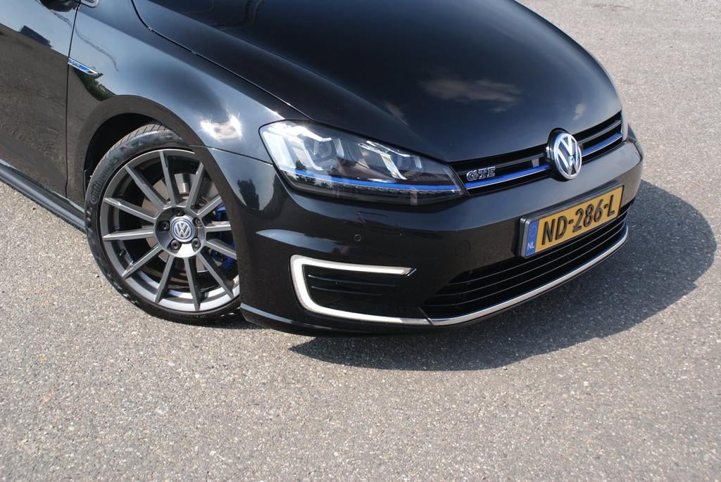 Volkswagen Golf 1.4 TSI GTE | Pano | Led | Camera | Trekhaak, 8 kWh, Stof, Gebruikt, 4 cilinders
