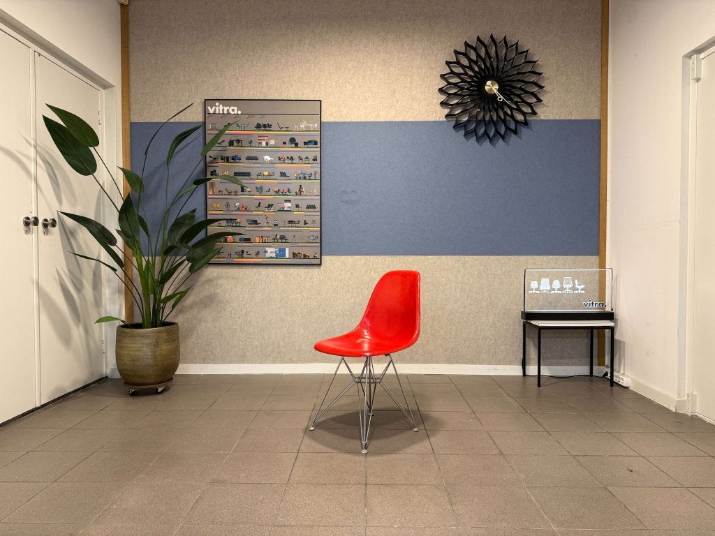 Vitra | Eames | DSR | Crimson Red Fiberglass | 1x, Vitra, Twee, Ophalen of Verzenden, Zo goed als nieuw
