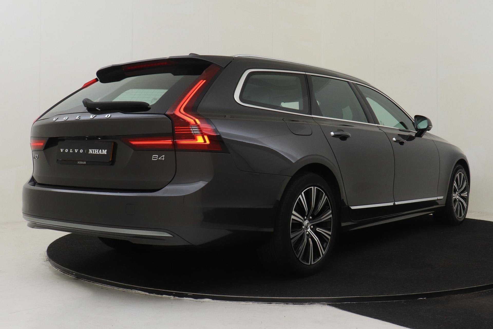 Volvo V90 B4 (M-HYBRID) INSCRIPTION -PANO.DAK|HARMAN/KARDON|, Auto's, Volvo, 12 maanden, Euro 6, 4 cilinders, 1731 kg
