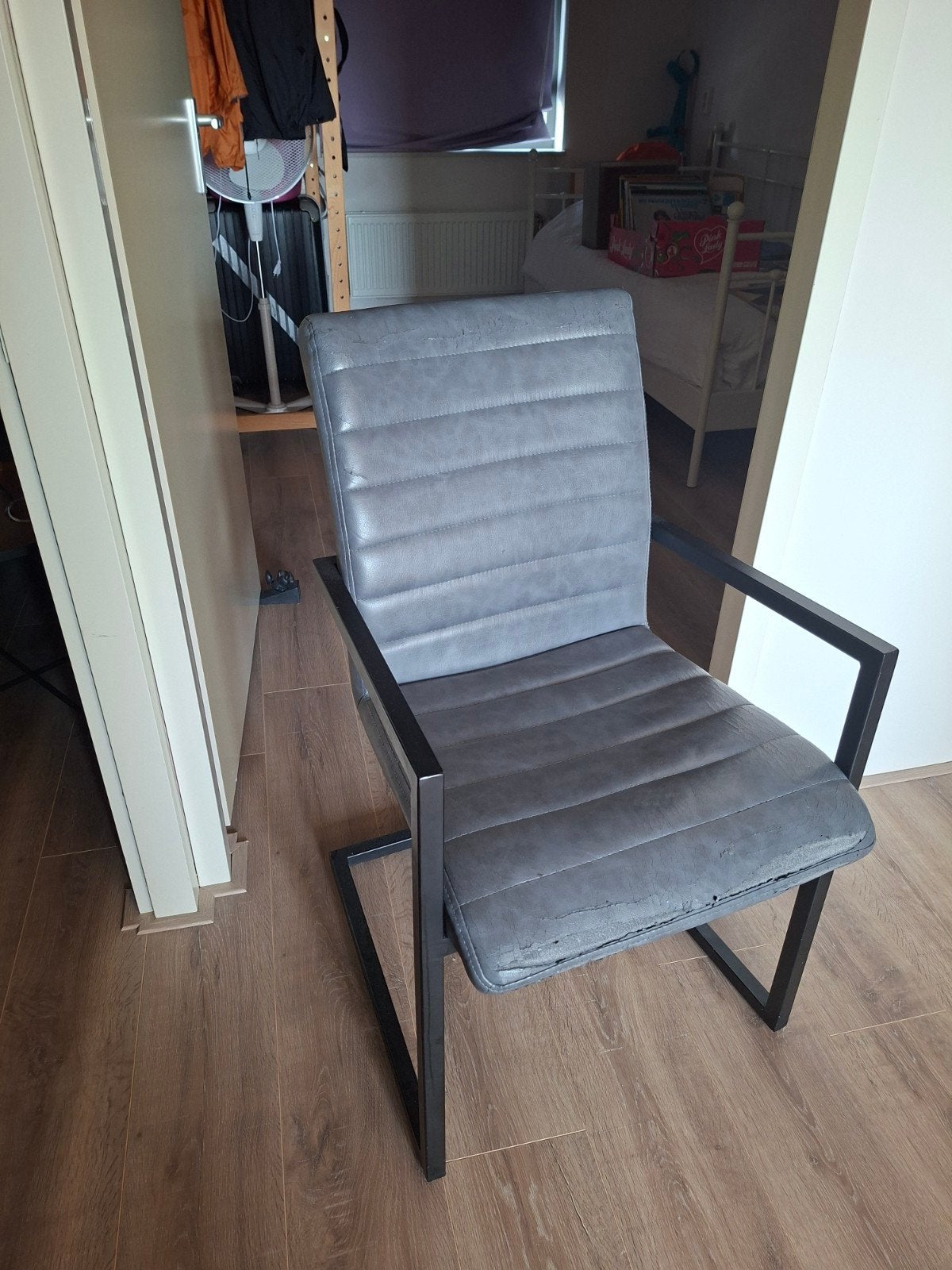 6 x Grijze eetkamerstoelen GRATIS, Ophalen, Gebruikt, Stof, Modern industrieel