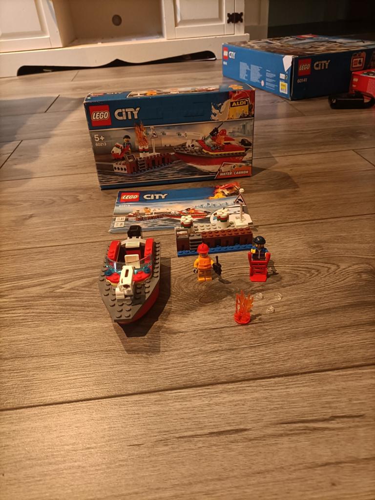Lego City brandweerboot 60213, Kinderen en Baby's, Speelgoed | Duplo en Lego, Ophalen of Verzenden, Zo goed als nieuw