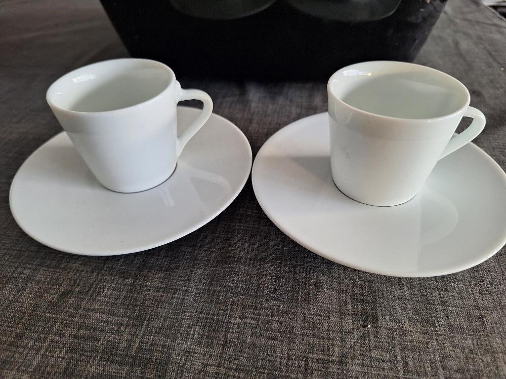 NESPRESSO Andree Putman kopjes 6 cm hoog, donkerbruin strip, Ophalen of Verzenden, Zo goed als nieuw, Overige stijlen, Kop(pen) en/of Schotel(s)