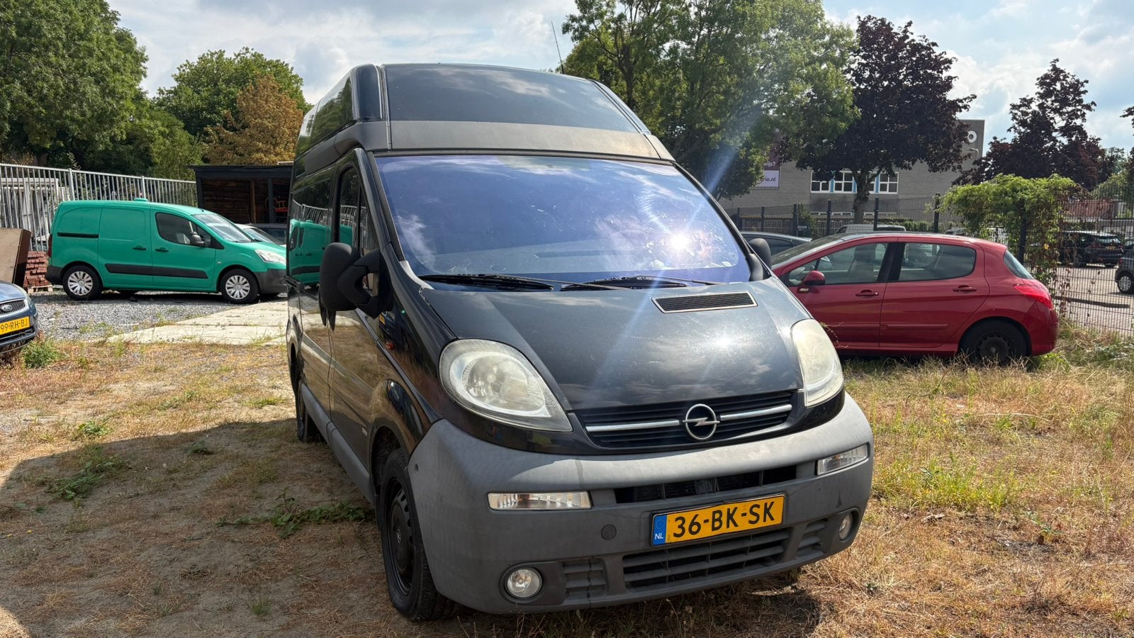 Opel Vivaro 1.9 DI 2.7T L1h1 2003 invalide-auto, Auto's, Voorwielaandrijving, 4 cilinders, Origineel Nederlands, Bedrijf