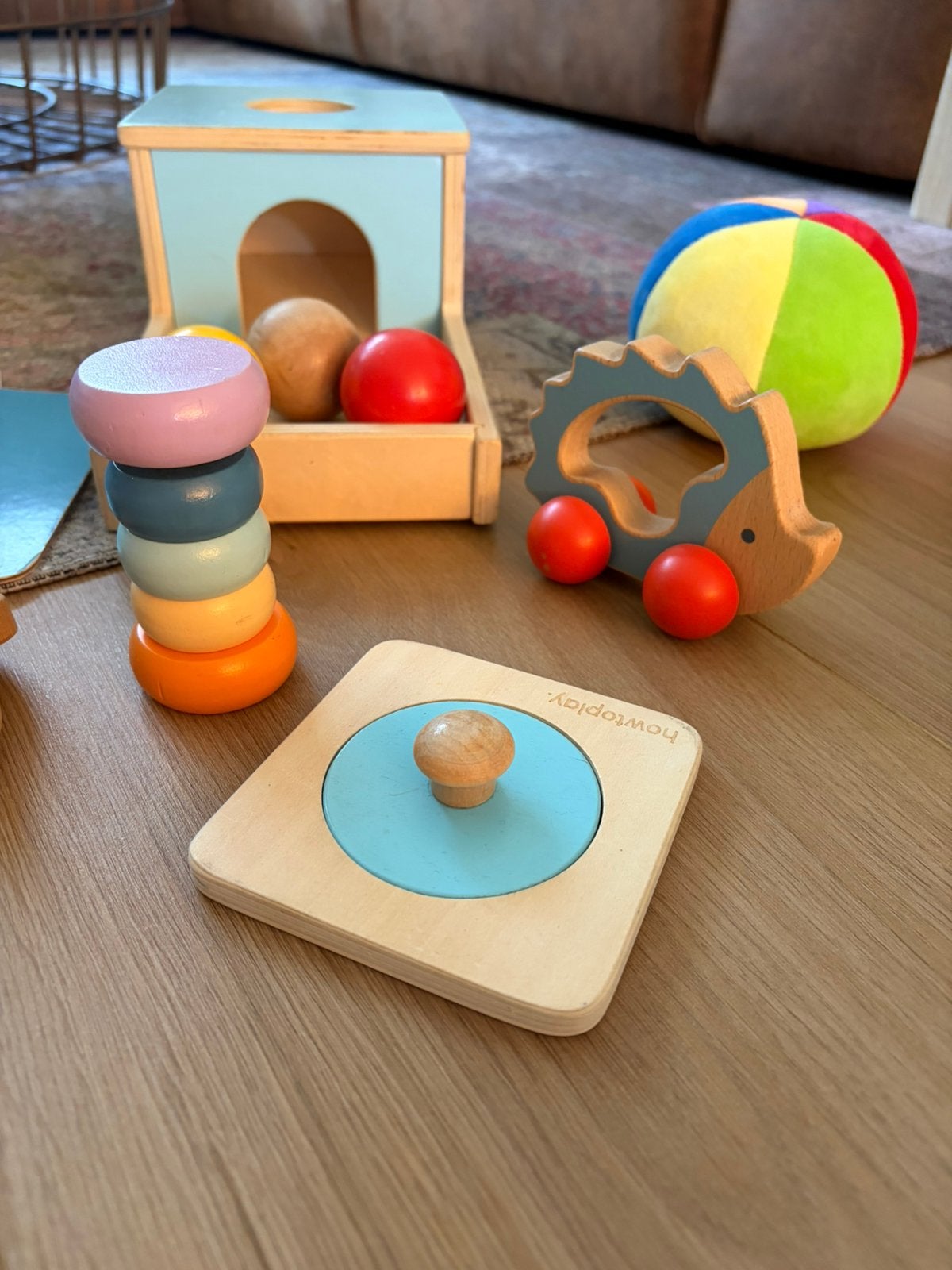 How to play speelgoedbox 7-8maanden, Kinderen en Baby's, Speelgoed | Houten speelgoed, Ophalen, Gebruikt