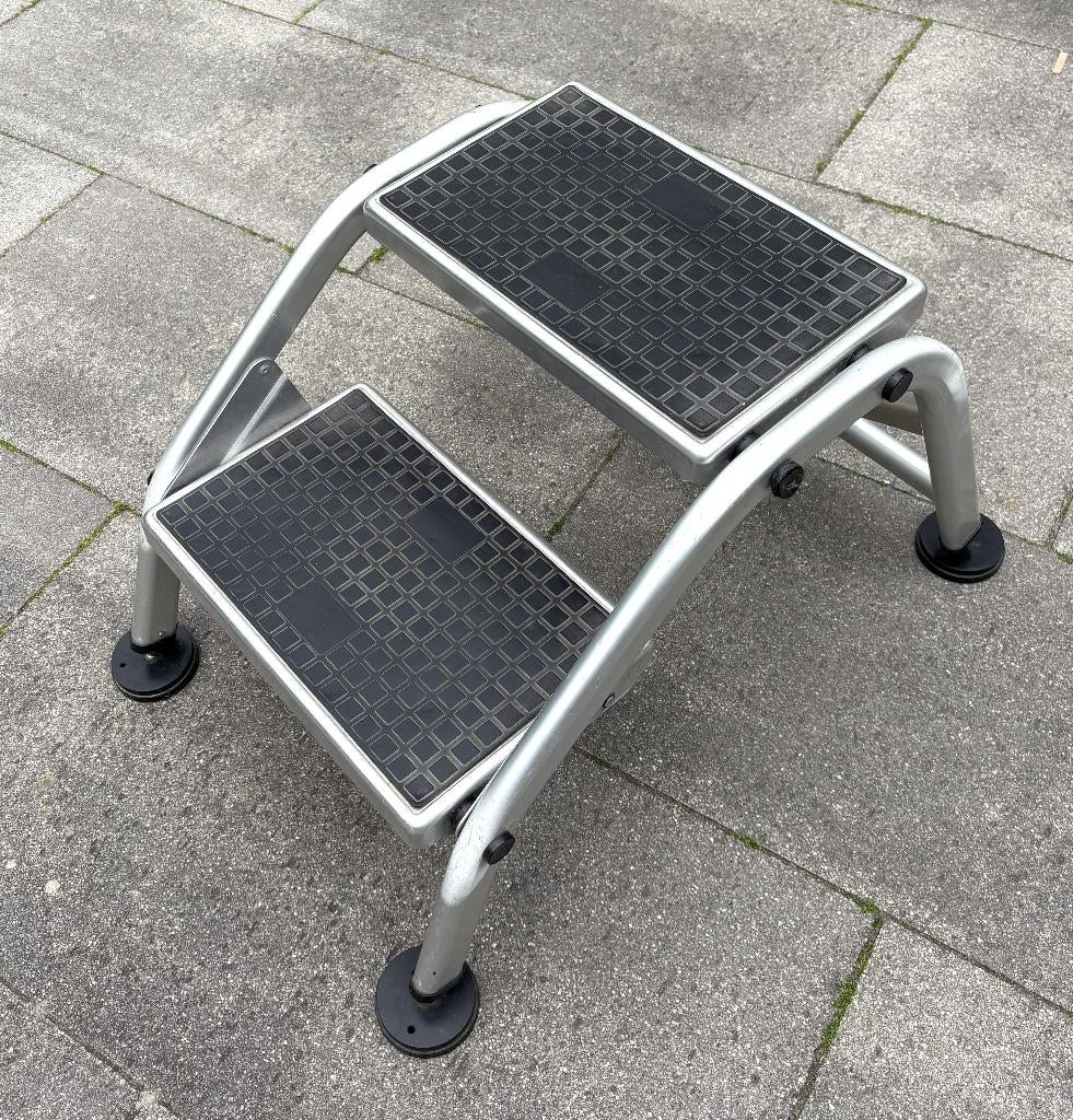 Caravan trapje opstap HABA type Darwin -dubbel opstap-, Ophalen, Zo goed als nieuw