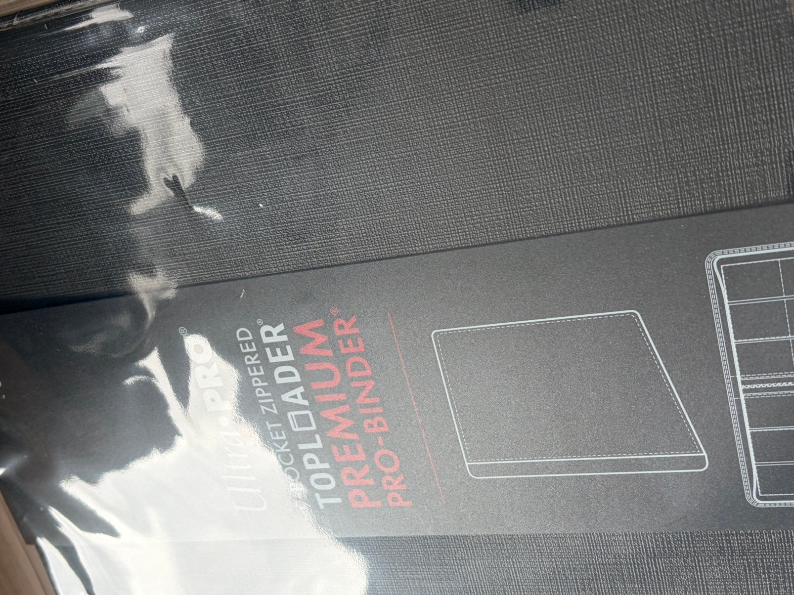 Ultra PRO Premium 9-Pocket Zippered Toploader Pro-Binder 180, Ophalen of Verzenden, Zo goed als nieuw