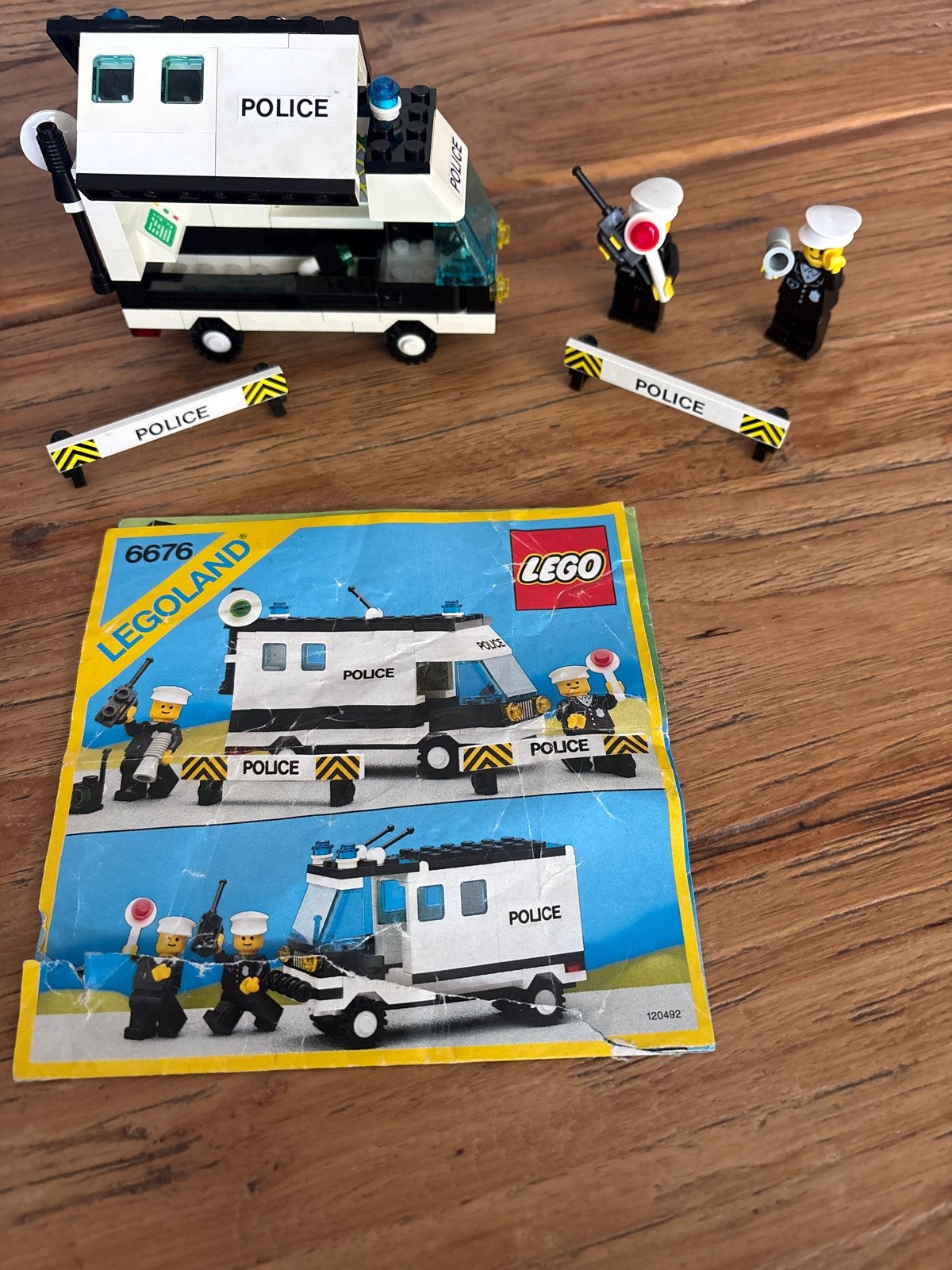 LEGO Legoland 6676 Politiebus met figuren en boekje, Ophalen of Verzenden, Gebruikt