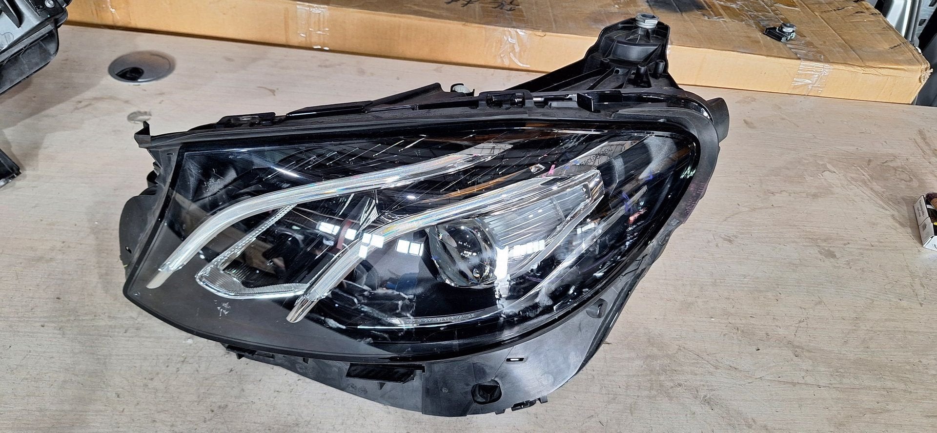 E KLASSE W213 LED HIGH PERFORMANCE KOPLAMP A2139067706, Gebruikt, -, -, Ophalen of Verzenden