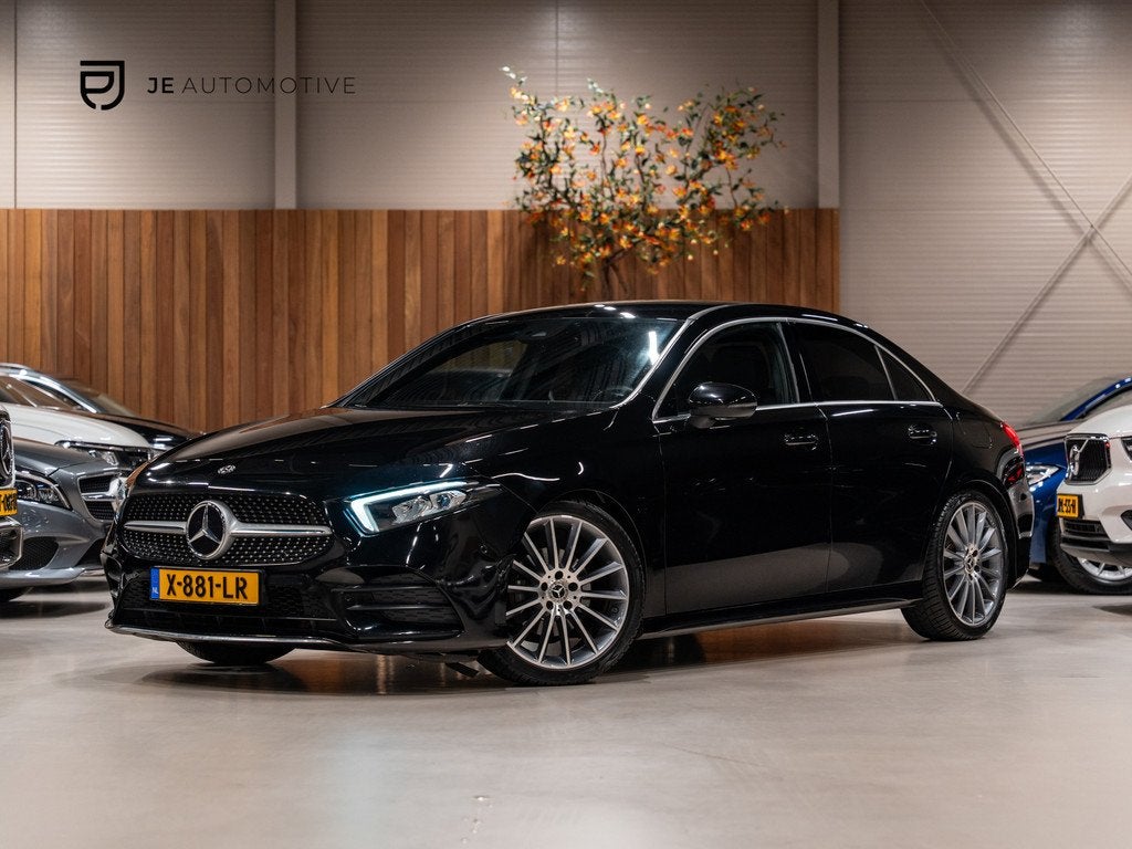 Mercedes-Benz A-klasse A200 AMG Limousine, Wide Screen, Navi, Auto's, Gebruikt, 4 cilinders, 690 kg, 19 km/l