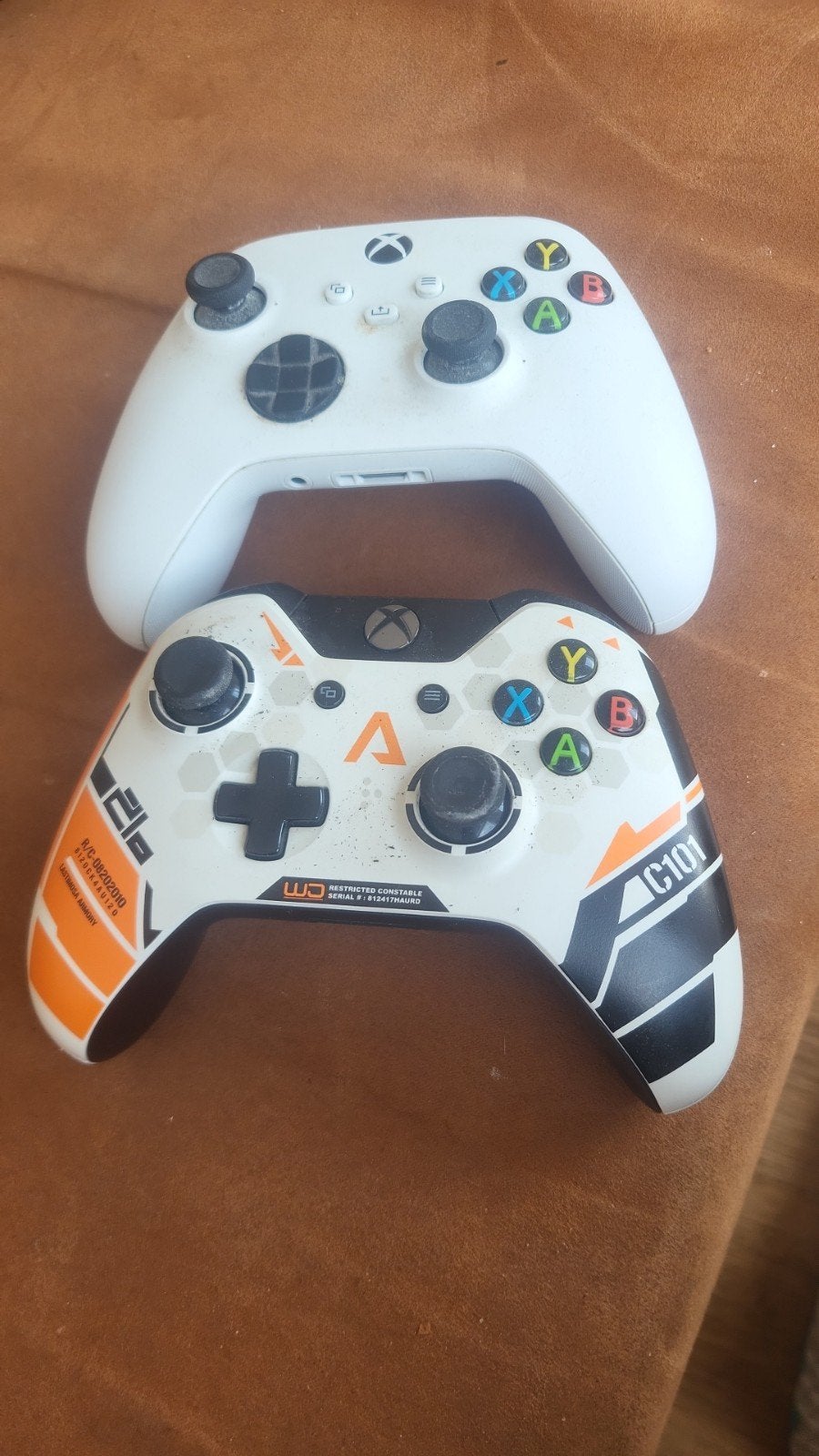 2x Xbox One Controllers - Wit en Speciale Editie, Spelcomputers en Games, Ophalen of Verzenden, Gebruikt, Controller, Xbox One