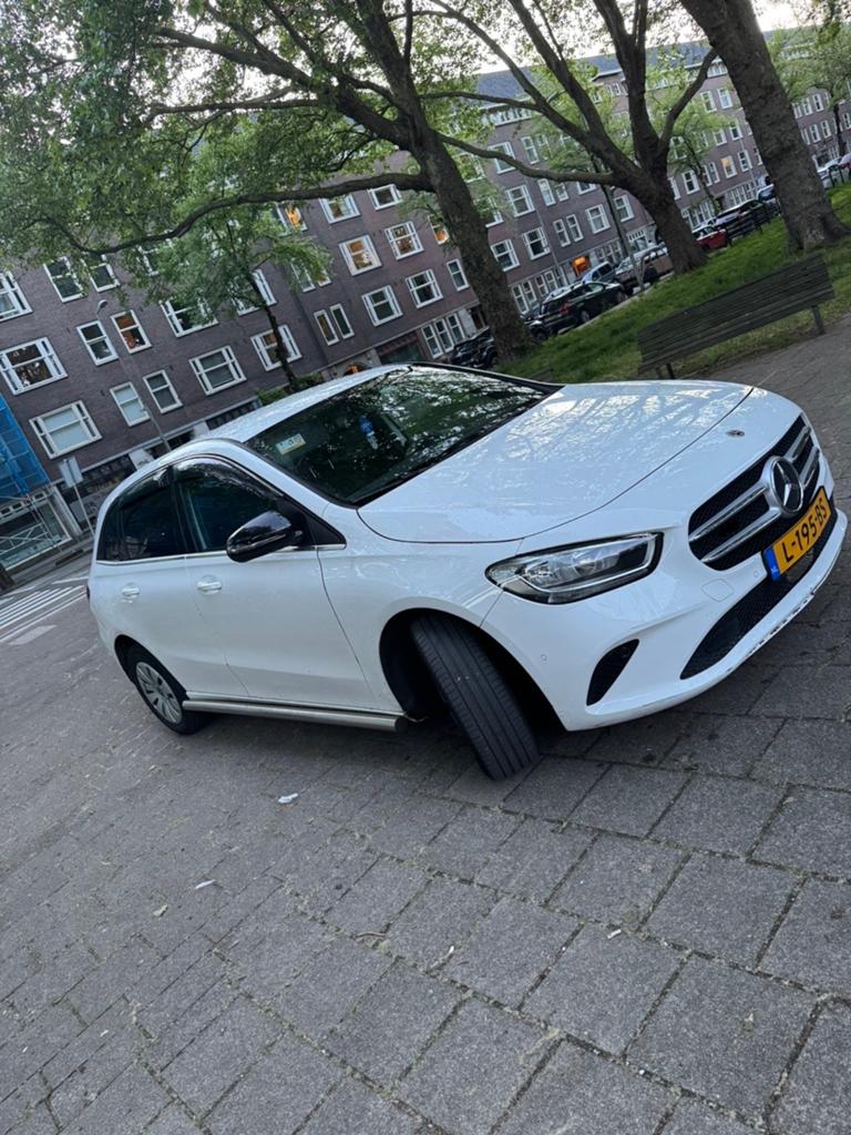 Mercedes-Benz B-Klasse B200 2021 Wit vanaf 26 mei beschikbaa, Auto's, Mercedes-Benz, Wit, Stationwagon, Diesel, Particulier