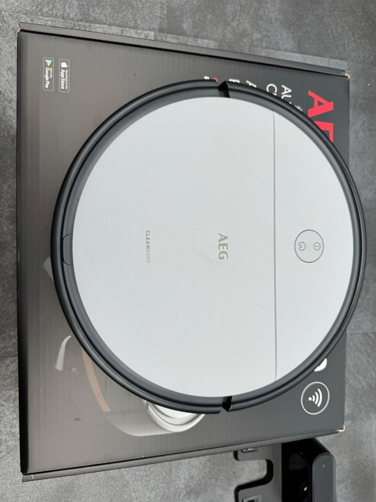 AEG Robotstofzuiger 6000 - Zo goed als nieuw, Ophalen of Verzenden, Zo goed als nieuw, Robotstofzuiger, Bedienbaar via app