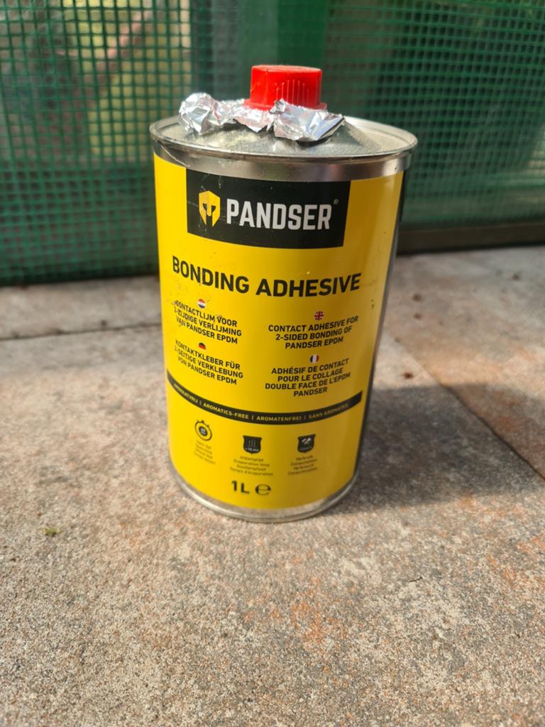 Pantser EPDM lijm, zit nog ongeveer  0.75 ltr in, Ophalen, Zo goed als nieuw, Wit