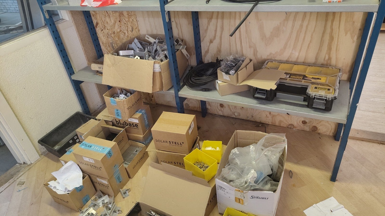 Restpartij Solar materiaal. Installatie materiaal, Verzenden, Nieuw, Overige typen