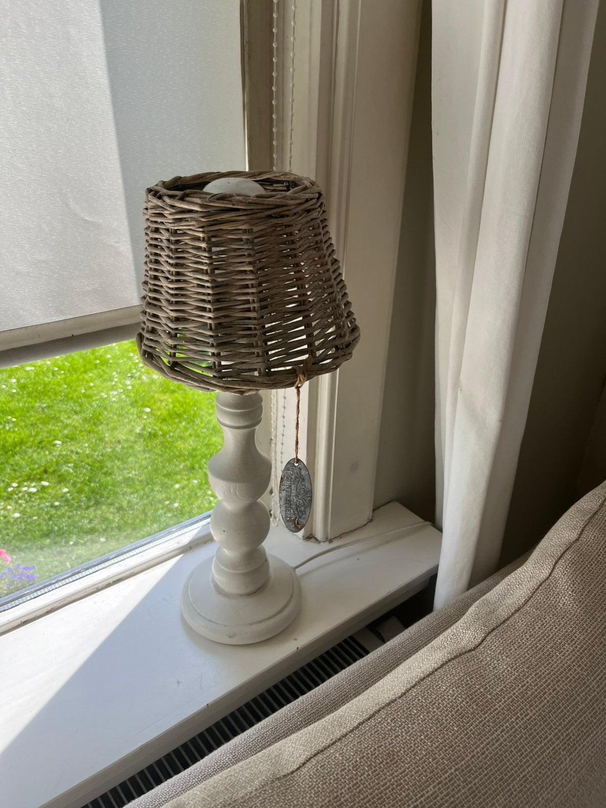 Brocante Lampje met rieten kapje, Ophalen