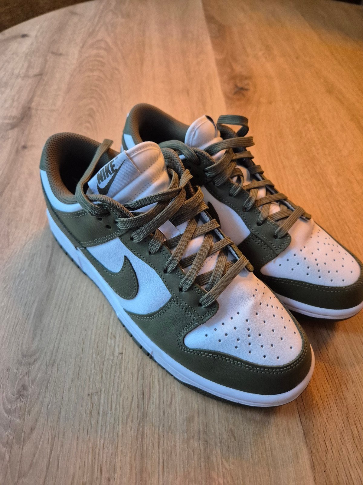 Nike Dunk Low Retro 'Medium Olive' - Maat 40.5, Nike, Ophalen of Verzenden, Groen, Sneakers of Gympen