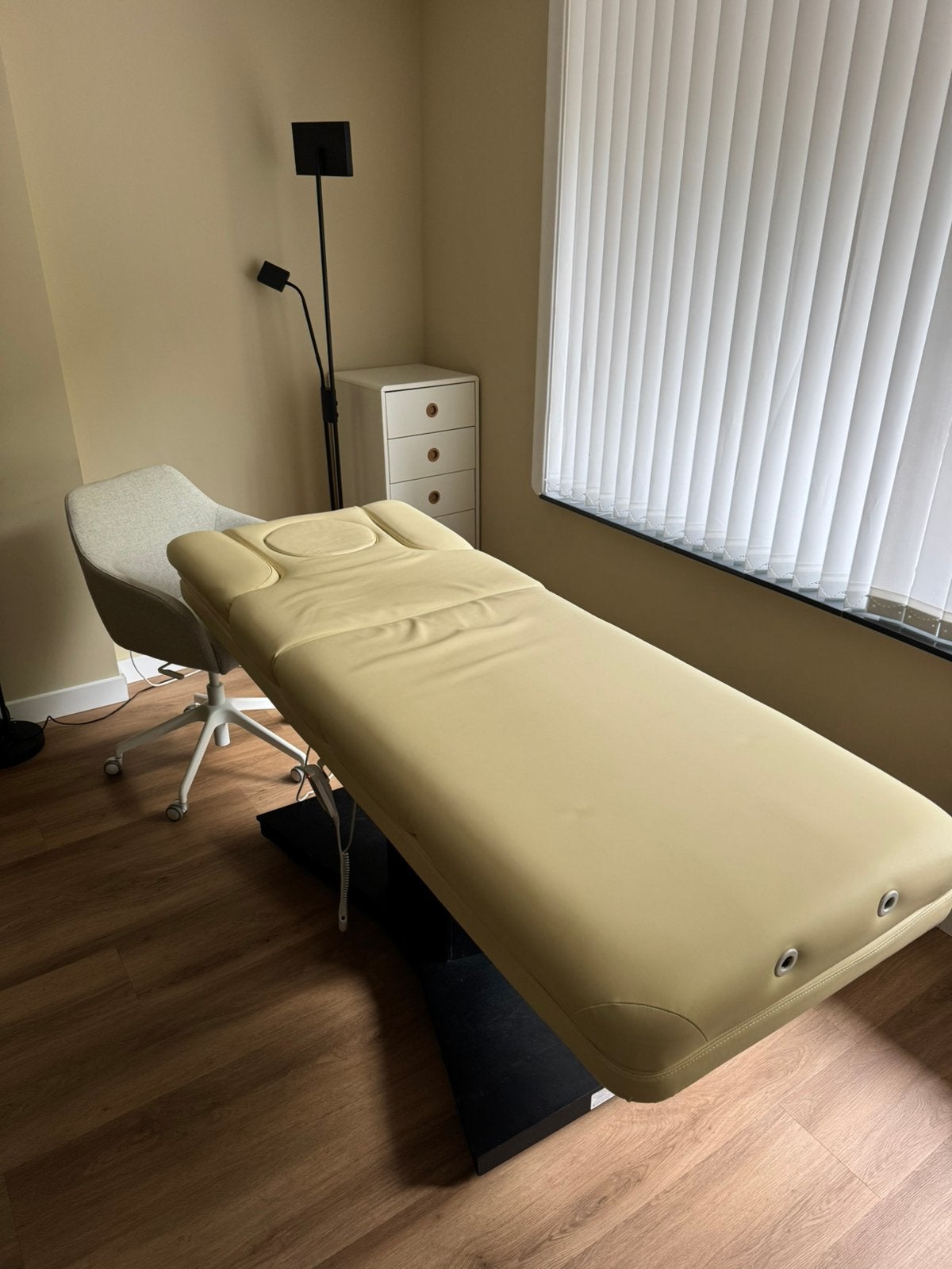 Elektrische massagetafel met drie motoren (Spa), Ophalen, Gebruikt, Massagetafel