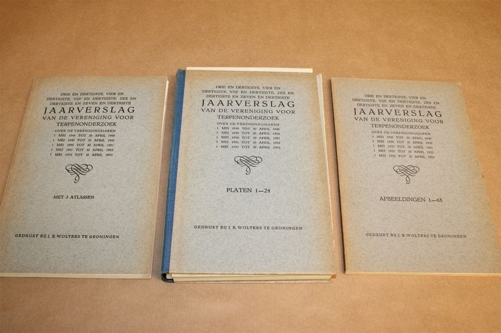 33e t/m 37e Jaarverslag Ver. Terpenonderzoek 1948-1953, Ophalen of Verzenden, Zo goed als nieuw