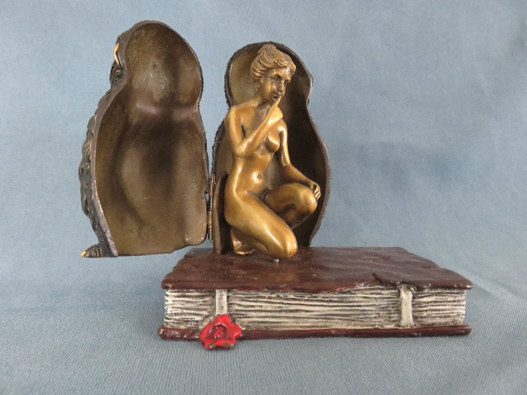 Naakte vrouw in wijze uil op boek in brons – Wenen 19e eeuw, Antiek en Kunst, Ophalen of Verzenden, Brons
