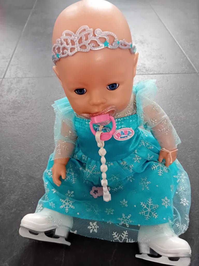 Baby Born pop met accessoires en kinderwagen, Ophalen, Babypop