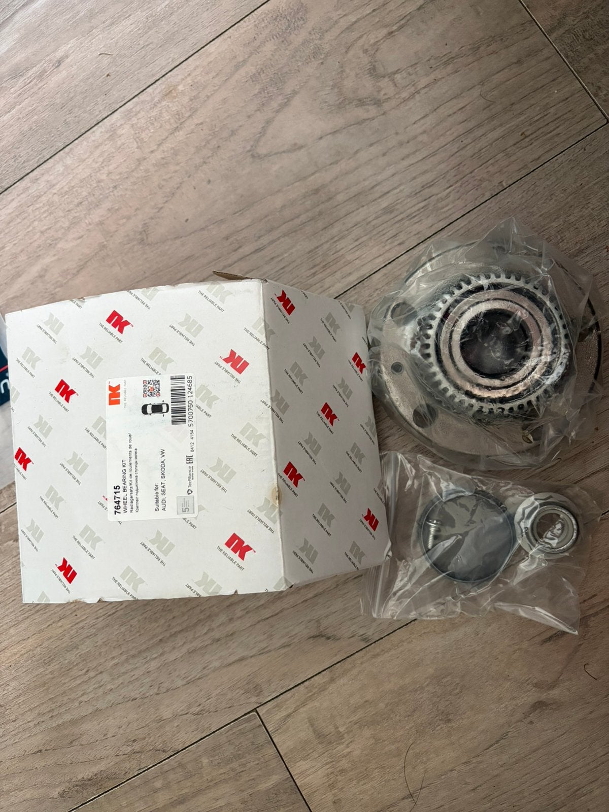 TE KOOP: Nieuwe wiellagerset, Ophalen, Nieuw, Seat