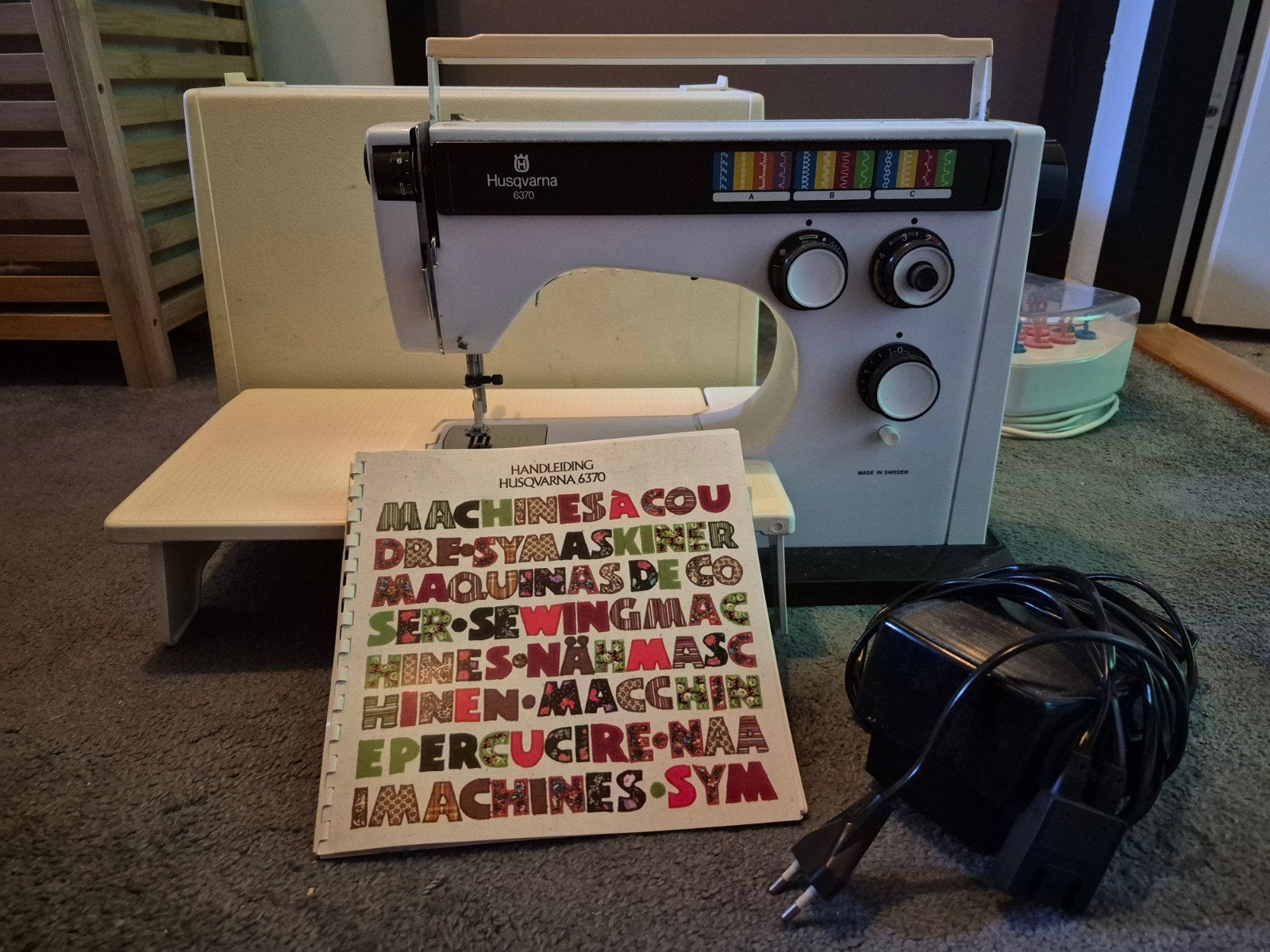 Husqvarna 6370 Naaimachine met Handleiding, Hobby en Vrije tijd, Naaimachines en Toebehoren, Ophalen, Gebruikt, Naaimachine, Husqvarna