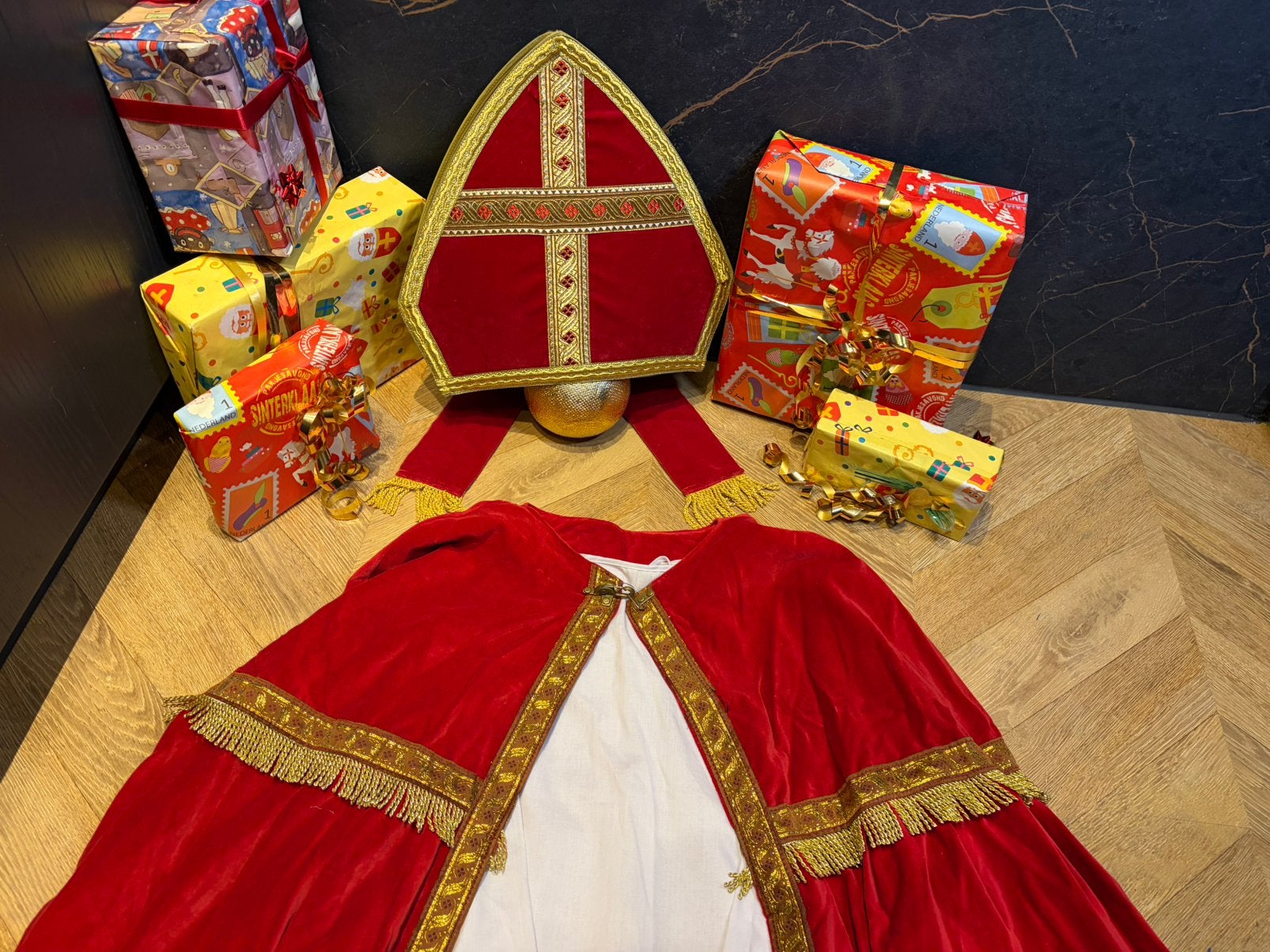 Sinterklaas pak mijter cape luxe kwaliteit set handwerk, Ophalen of Verzenden, Zo goed als nieuw