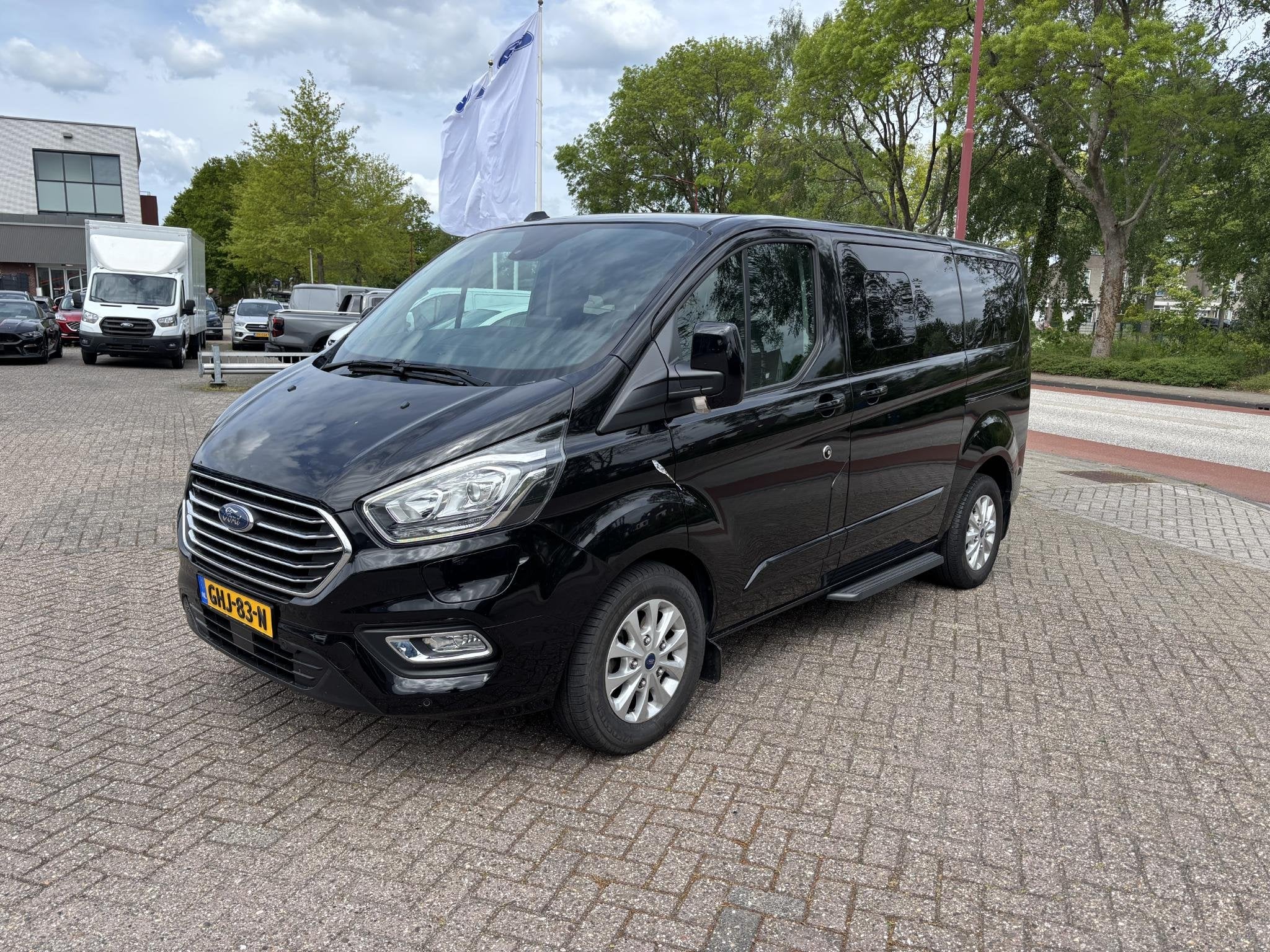Ford Transit Custom Tourneo 320 1.0 EcoBoost L1H1 PHEV Titan, Auto's, Gebruikt, Overige carrosserieën, Zwart, Plug-in hybride