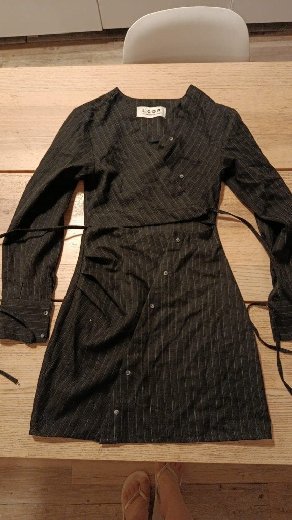 LCDP Zwarte Pinstripe Jurk - Knoop ontbreekt, Zwart, Ophalen of Verzenden, LCDP, Maat 34 (XS) of kleiner