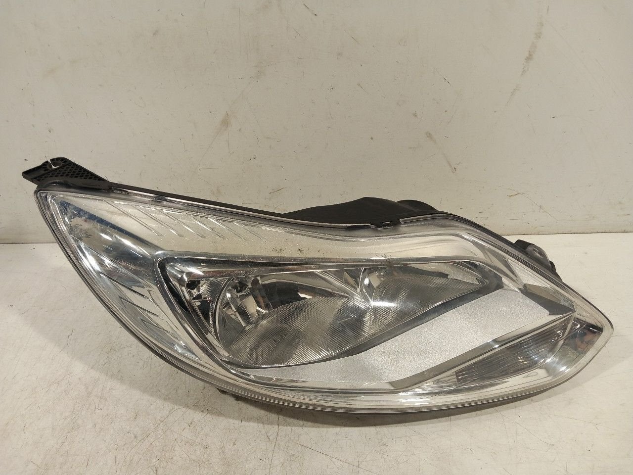 Koplamp rechts Ford Focus, Onderdelen@venauto.nl, Van der Ven Autorecycling B.V., Gebruikt, Ettenseweg 76, 4706 PB Roosendaal, The Netherlands