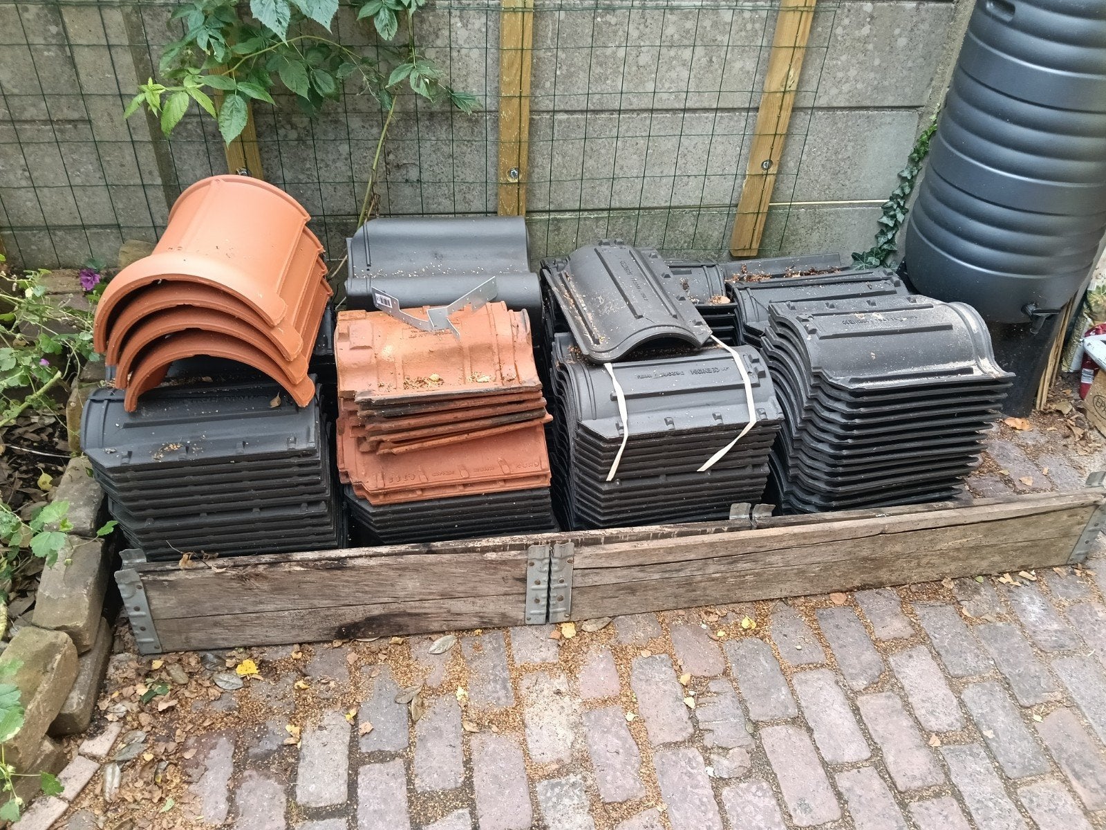 141 Ongebruikelijke OVH gesmoorde dakpannen, Ophalen, 10 tot 15 m², Steen of Klei, Zwart