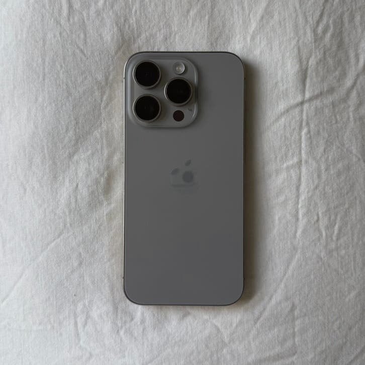 Iphone 15 pro natural titanium 128gb