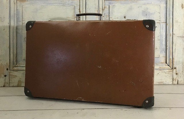 Antieke Franse koffer bruin stevig en goed sluitend, Sieraden, Tassen en Uiterlijk, Koffers, Gebruikt, Ophalen of Verzenden, Minder dan 35 cm