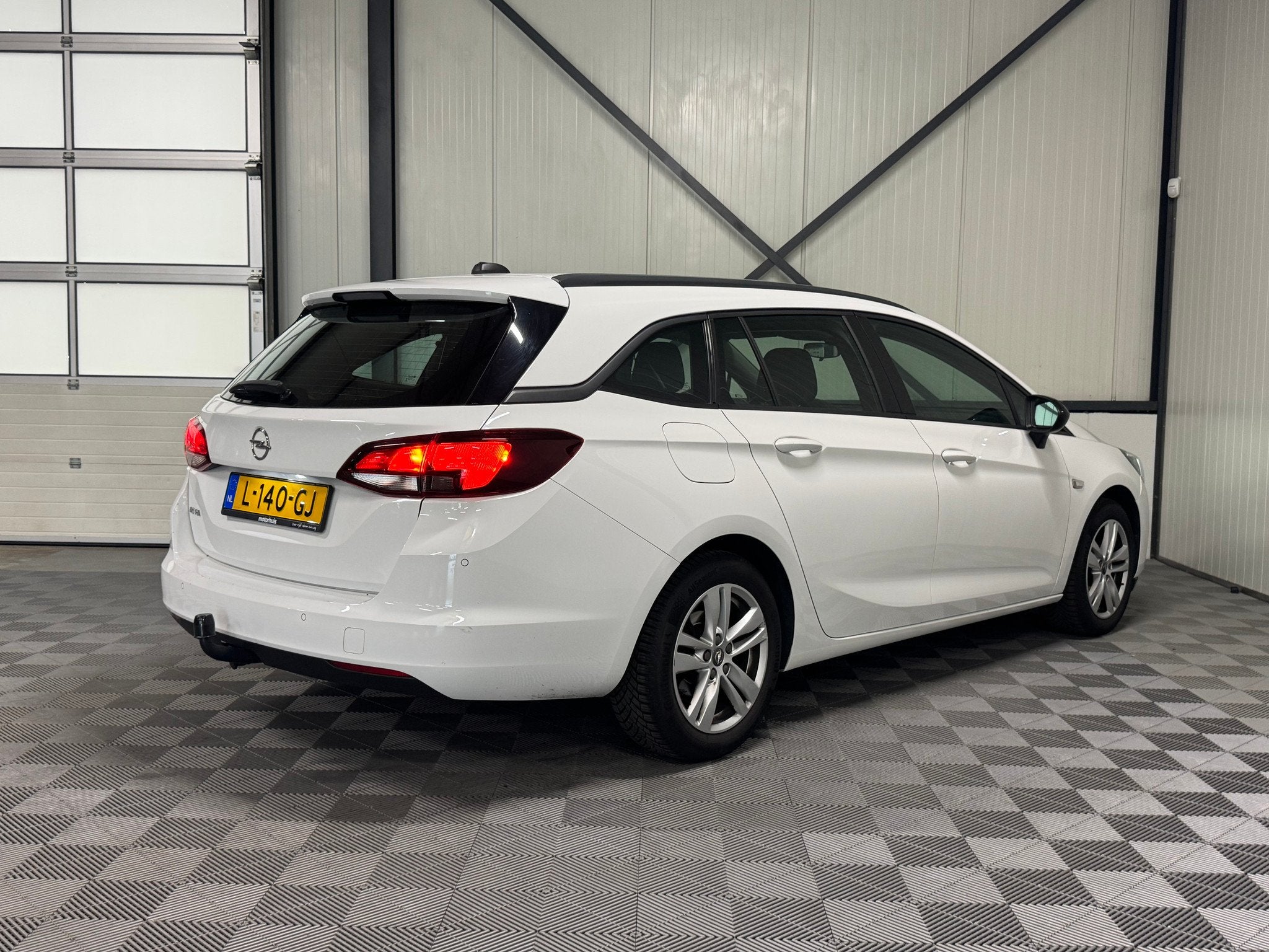 Opel Astra Sports Tourer 1.5 CDTI | Edition | Airco | Cruise, Gebruikt, 140 €/maand, 3 cilinders, Astra